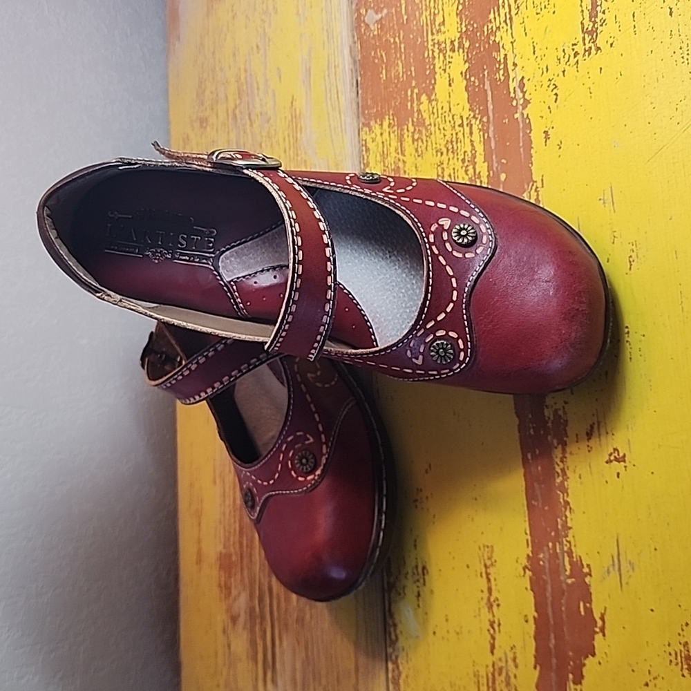 Mary Jane L'Artiste By Spring Step, Red Leather, size 39, lightly worn